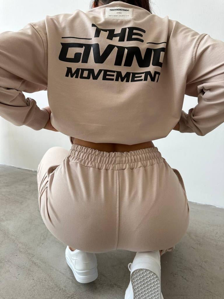 Kostum "The giving movement"