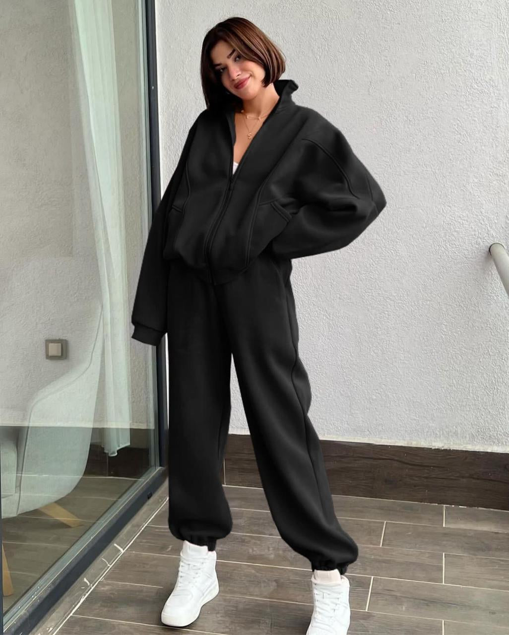Kostumi me push nga brenda me hoodien me zinxhir