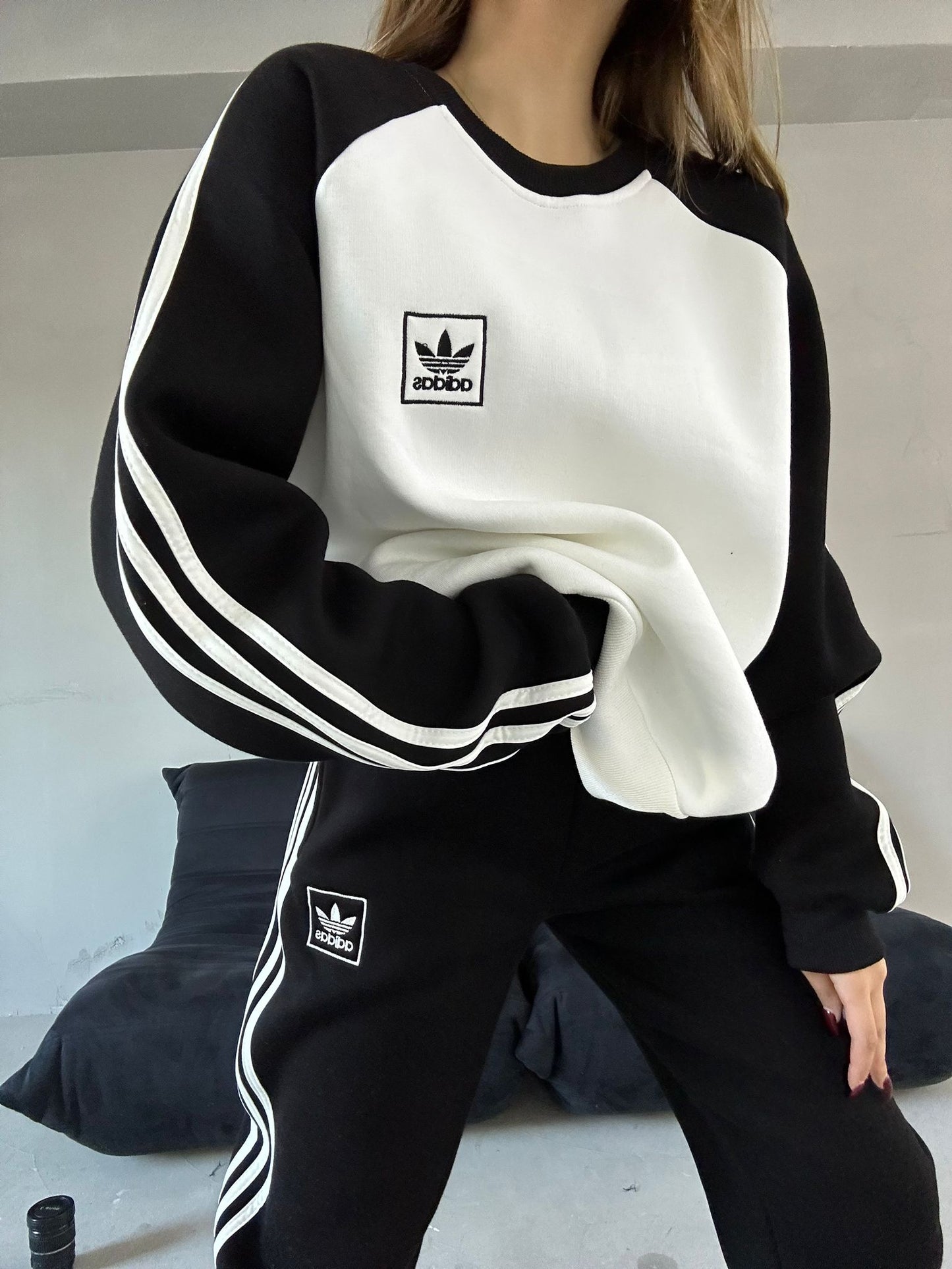 KOSTUM ADIDAS ME PUSH NGA BRENDA