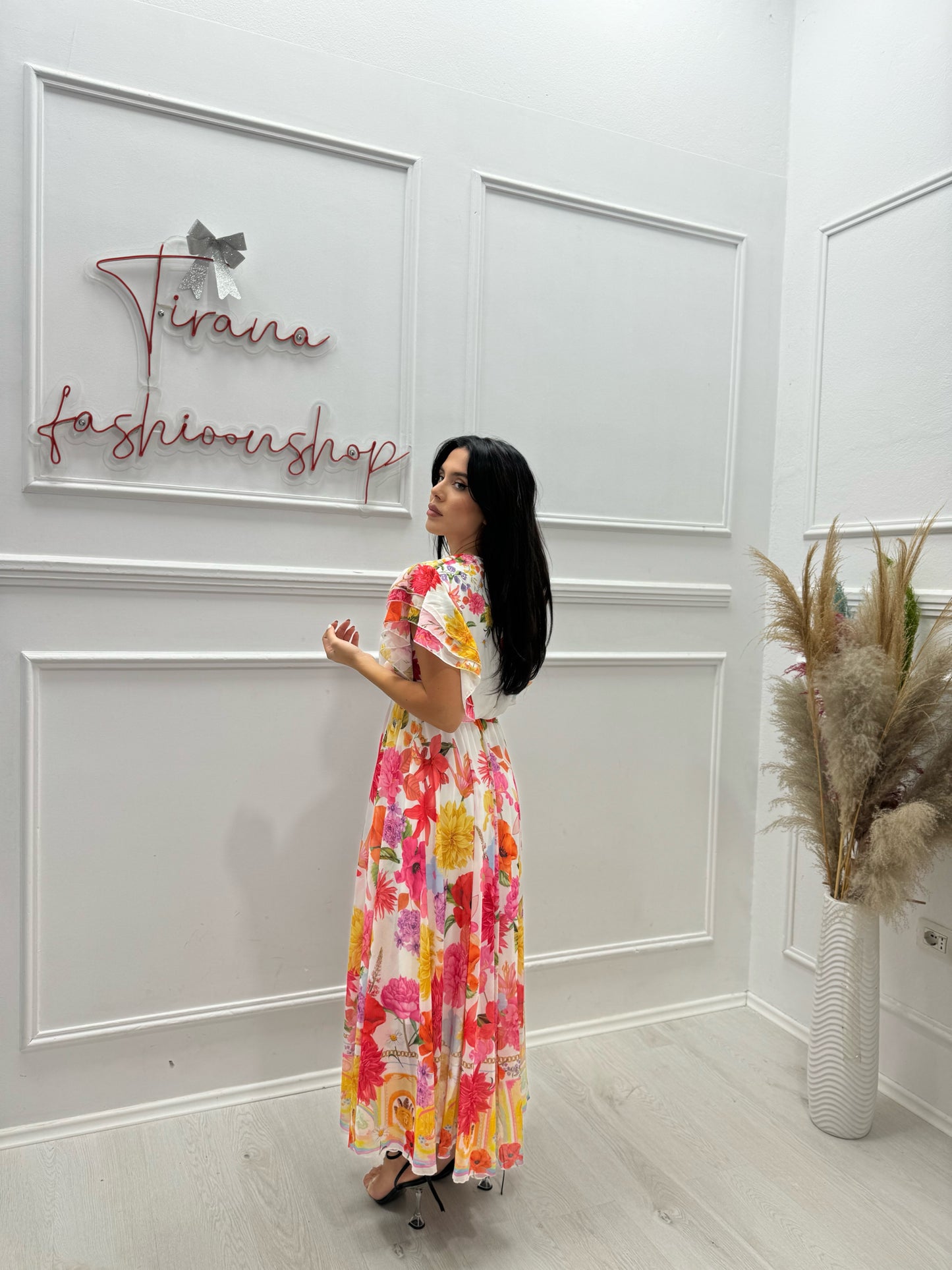 Lady floral dress.. material krem me astar
