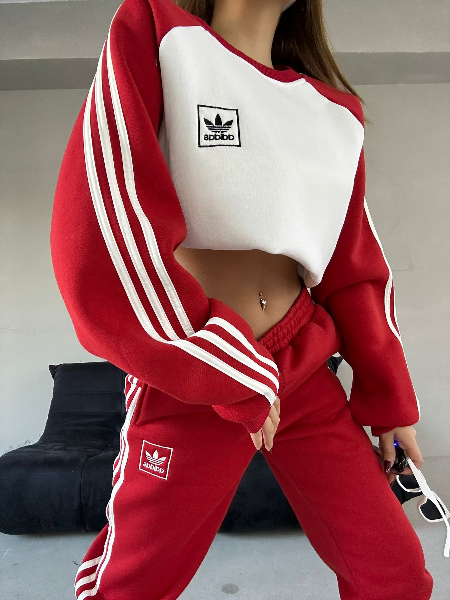 KOSTUM ADIDAS ME PUSH NGA BRENDA