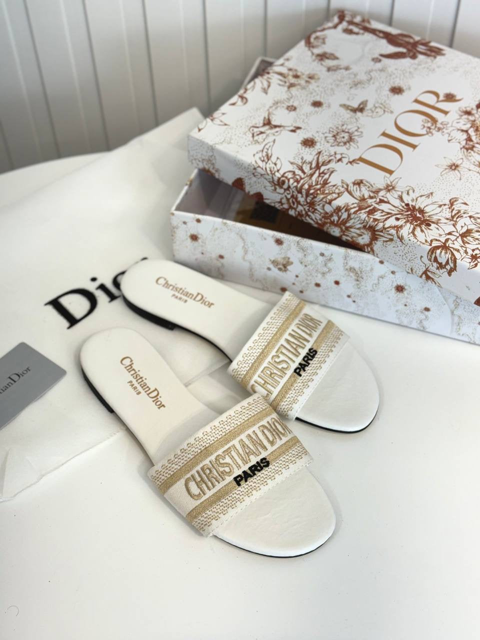 Shapka Christian Dior