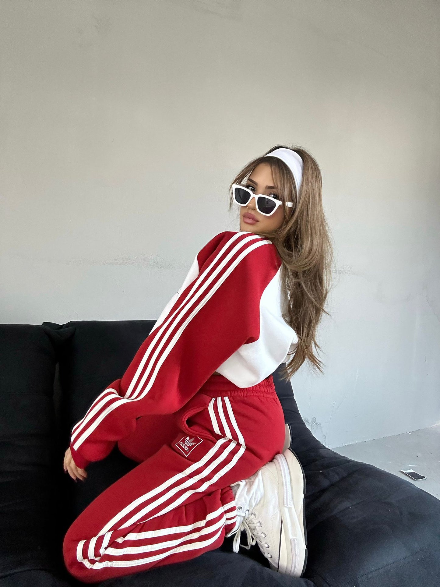 KOSTUM ADIDAS ME PUSH NGA BRENDA