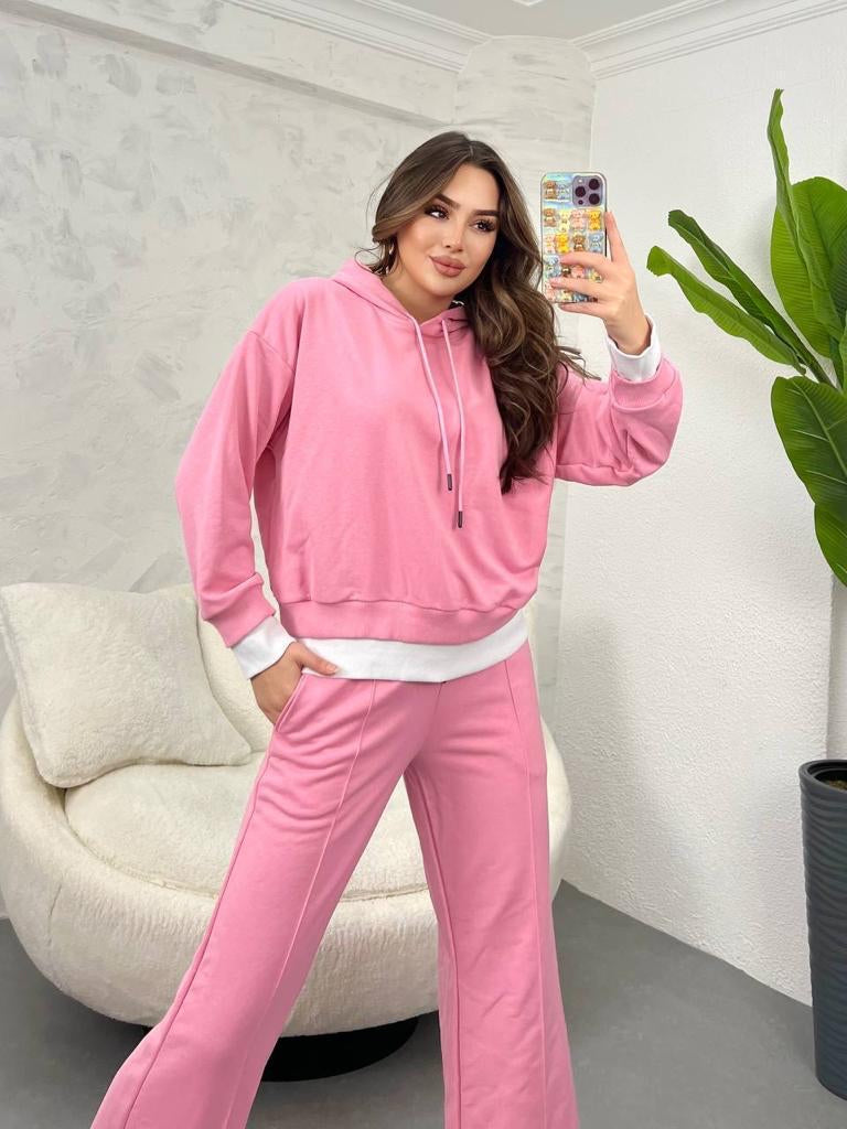 Kostumet me pantallon kauboj & bluza me pjesen e bardh ne fund