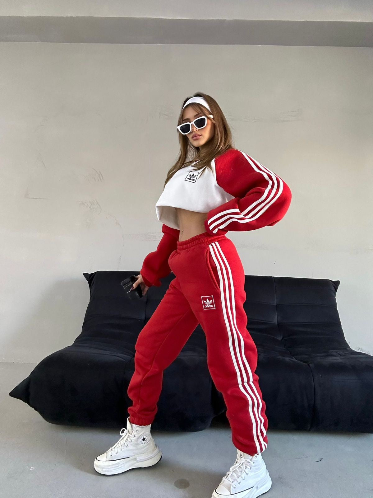 Kostum adidas me push nga brenda logo & vija anesore