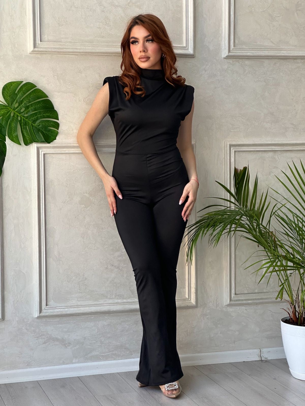 Jumpsuit i plote elastik me vata te supet