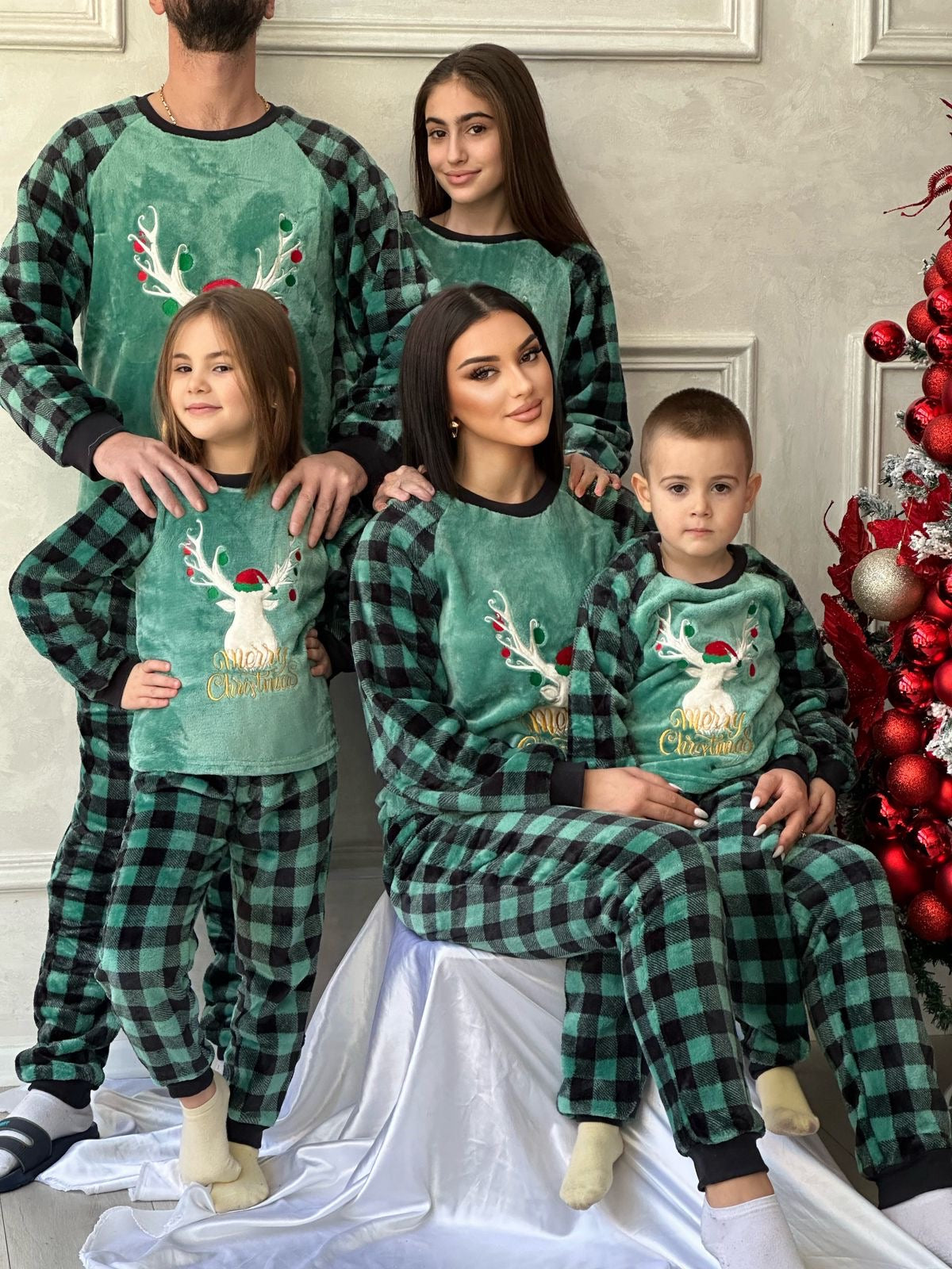 Pizhamat festiv polar per te rritur