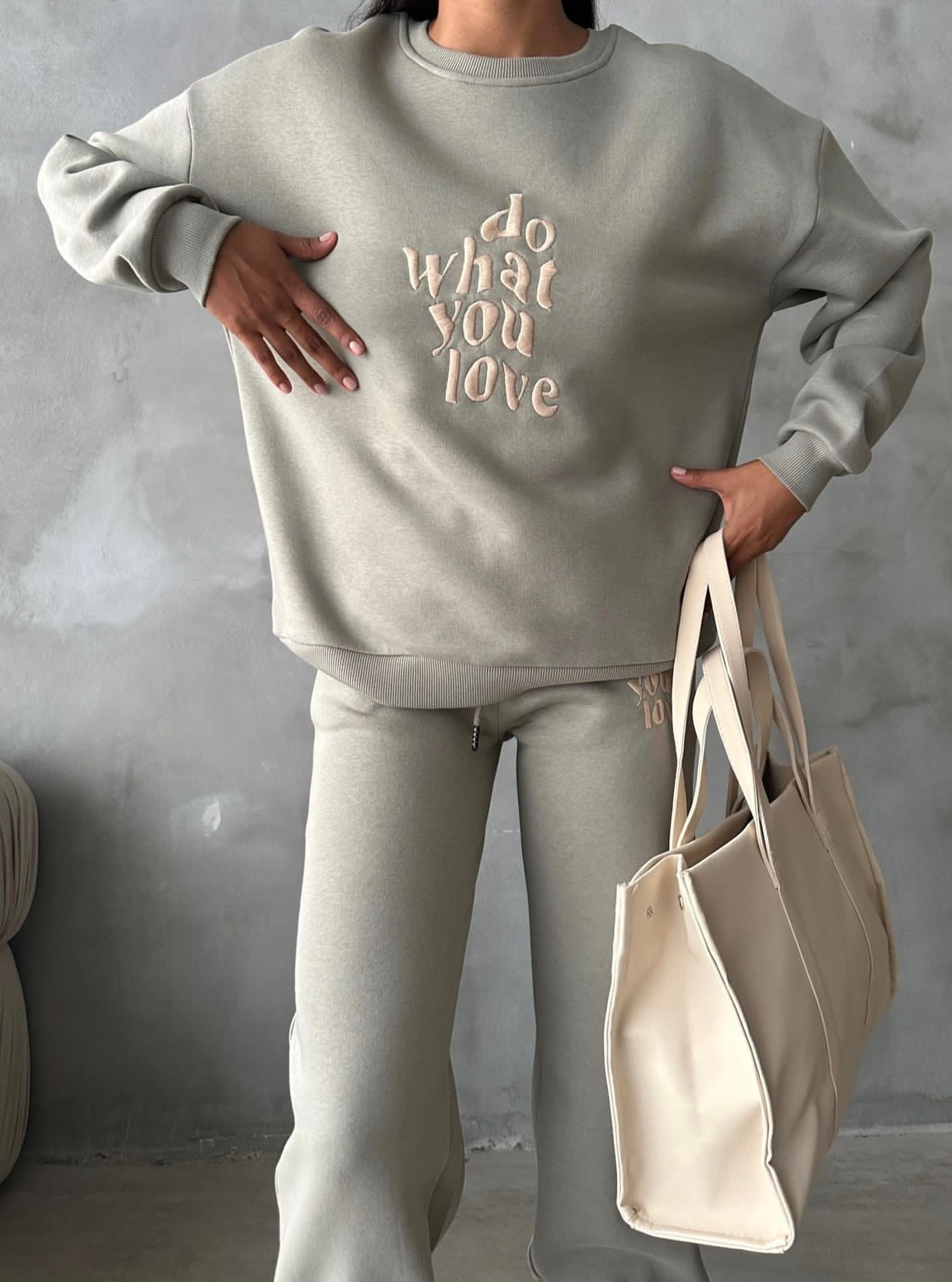 DO WHAT YOU LOVE kostum me push nga brenda