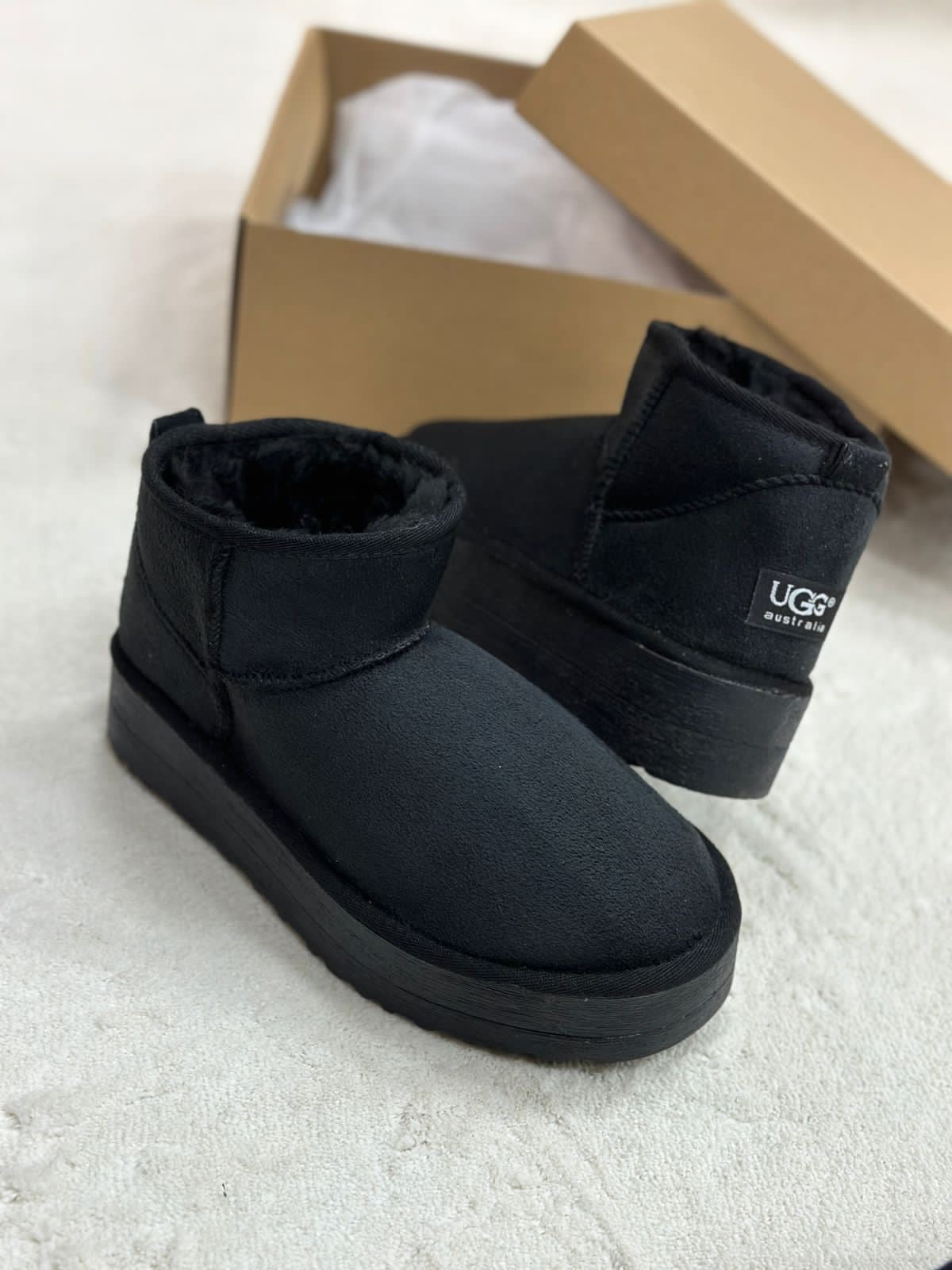 Uggs ultra mini platform