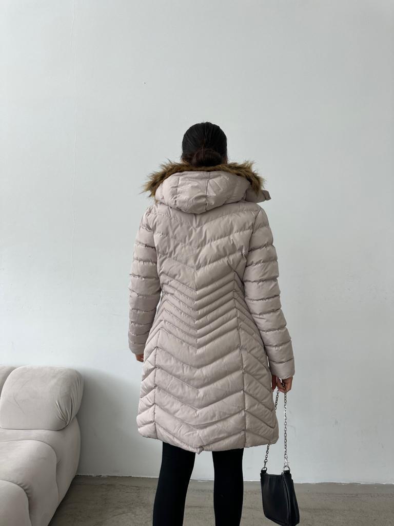 Xhupi Moncler me logo ne oferte