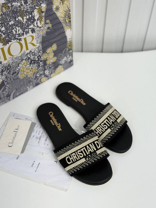 Shapka Christian Dior