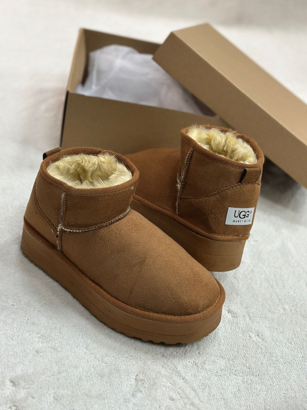 Uggs ultra mini platform