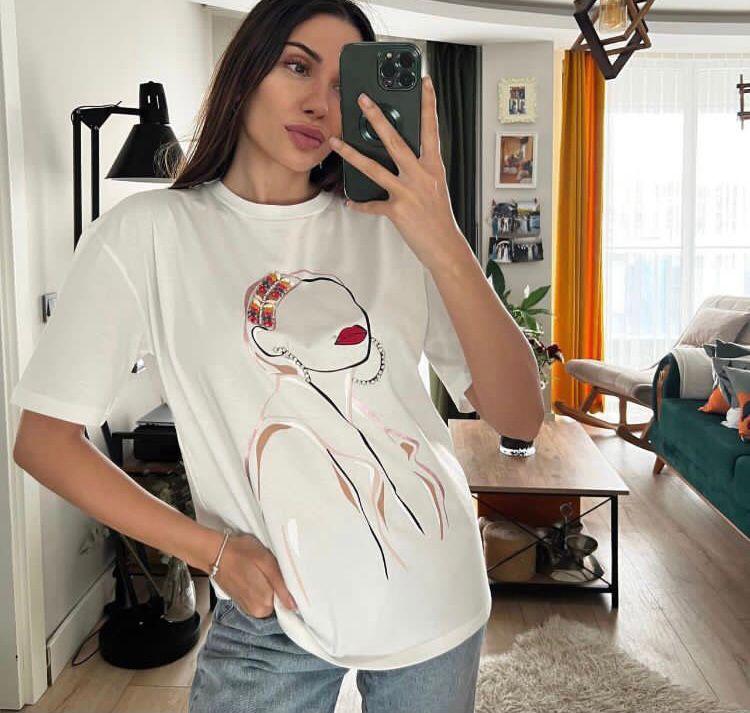 T shirt me printe te ndryshme